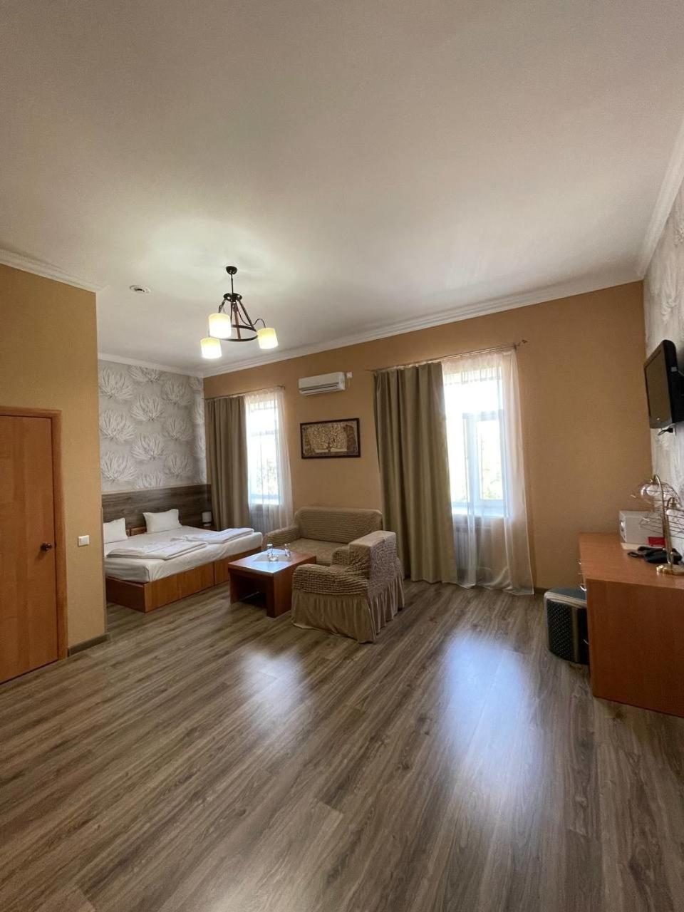 Shanyrak Hotel Temirtau Bagian luar foto